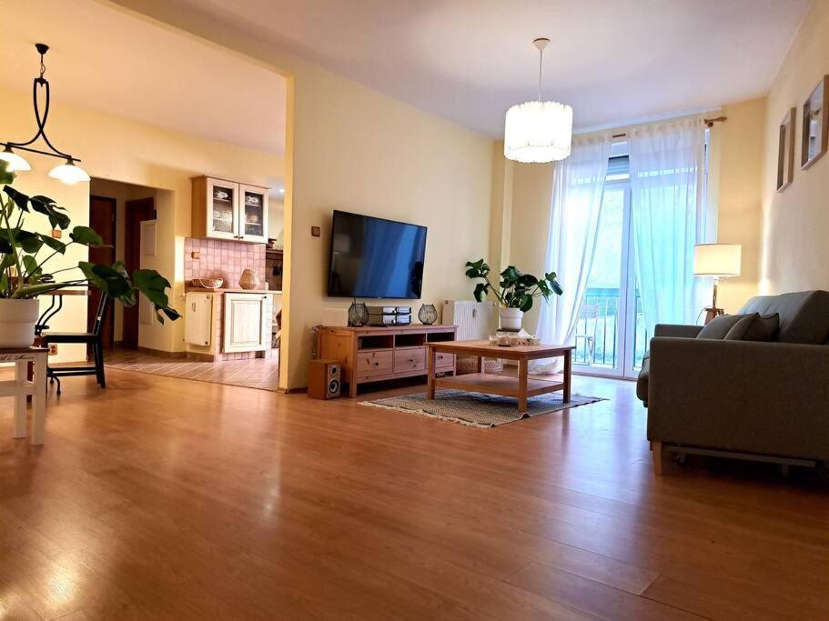 Home In The Heart Of The City Братислава Экстерьер фото